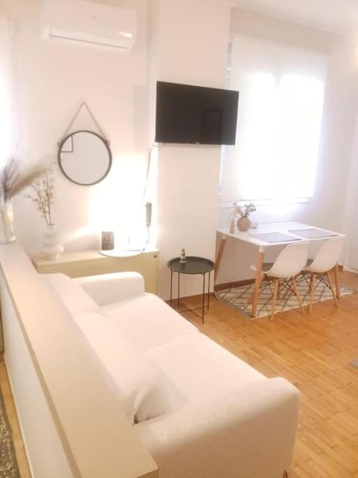Beautiful Downtown Studio! Ιωάννινα Εξωτερικό φωτογραφία